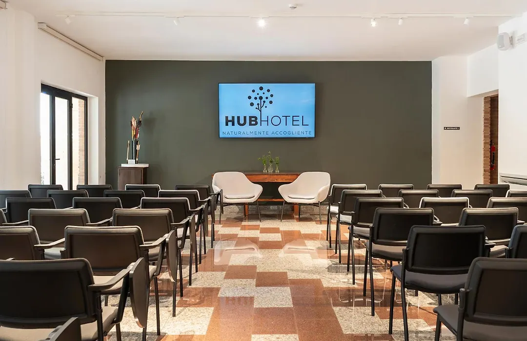 Hub Hotel-1